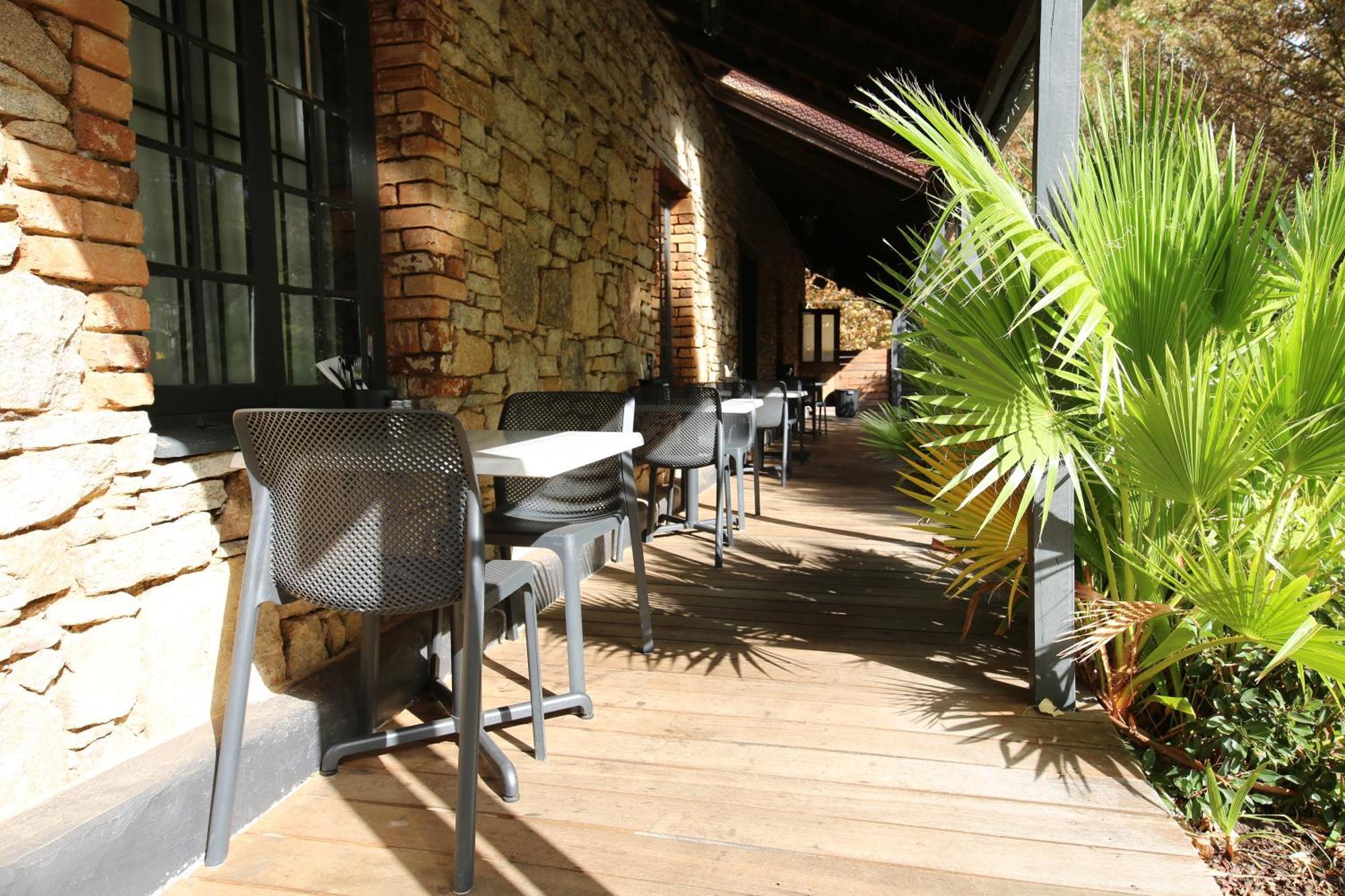 Mahogany Inn And Distillery Mahogany Creek Buitenkant foto
